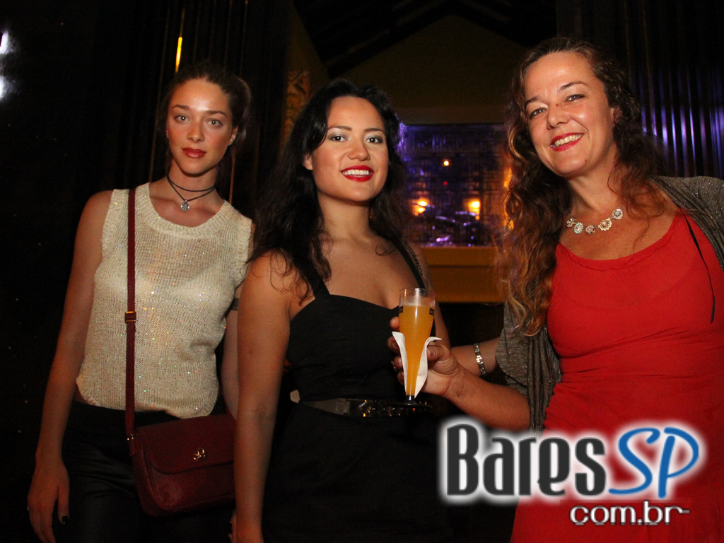 Panorama Bar inaugurou na segunda-feira no bairro de Jardim Paulista Panorama Bar inaugurou na segunda-feira no bairro de Jardim Paulista