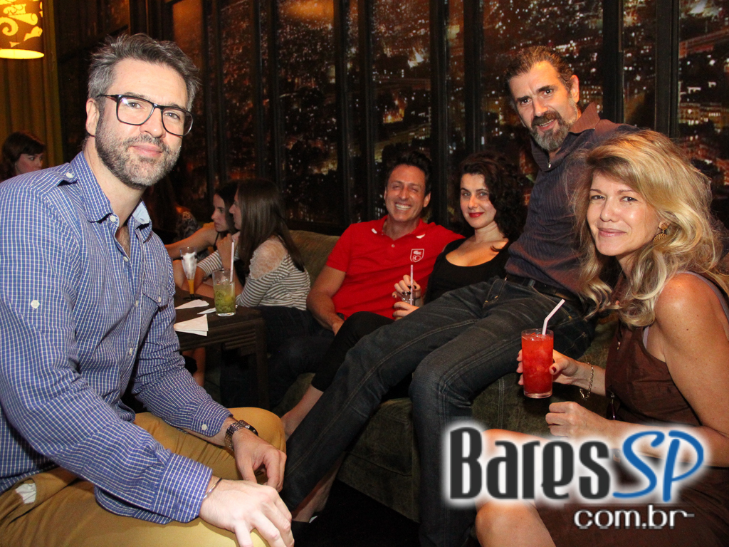 Panorama Bar inaugurou na segunda-feira no bairro de Jardim Paulista Panorama Bar inaugurou na segunda-feira no bairro de Jardim Paulista