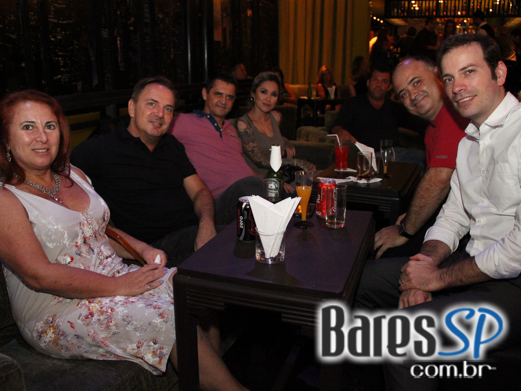 Panorama Bar inaugurou na segunda-feira no bairro de Jardim Paulista Panorama Bar inaugurou na segunda-feira no bairro de Jardim Paulista