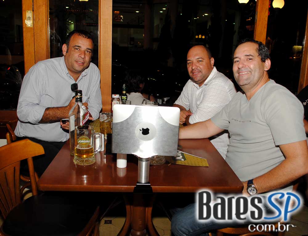 Jordão Bar ofereceu Happy Hour com chope gelado e petiscos Jordão Bar ofereceu Happy Hour com chope gelado e petiscos