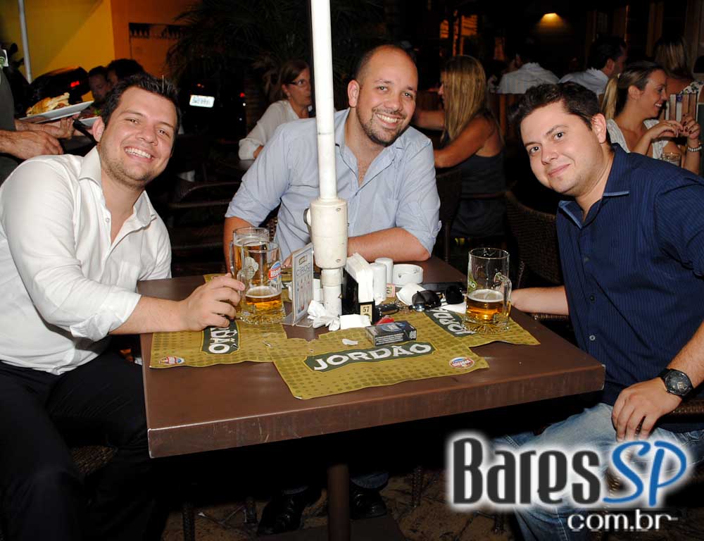 Jordão Bar ofereceu Happy Hour com chope gelado e petiscos Jordão Bar ofereceu Happy Hour com chope gelado e petiscos