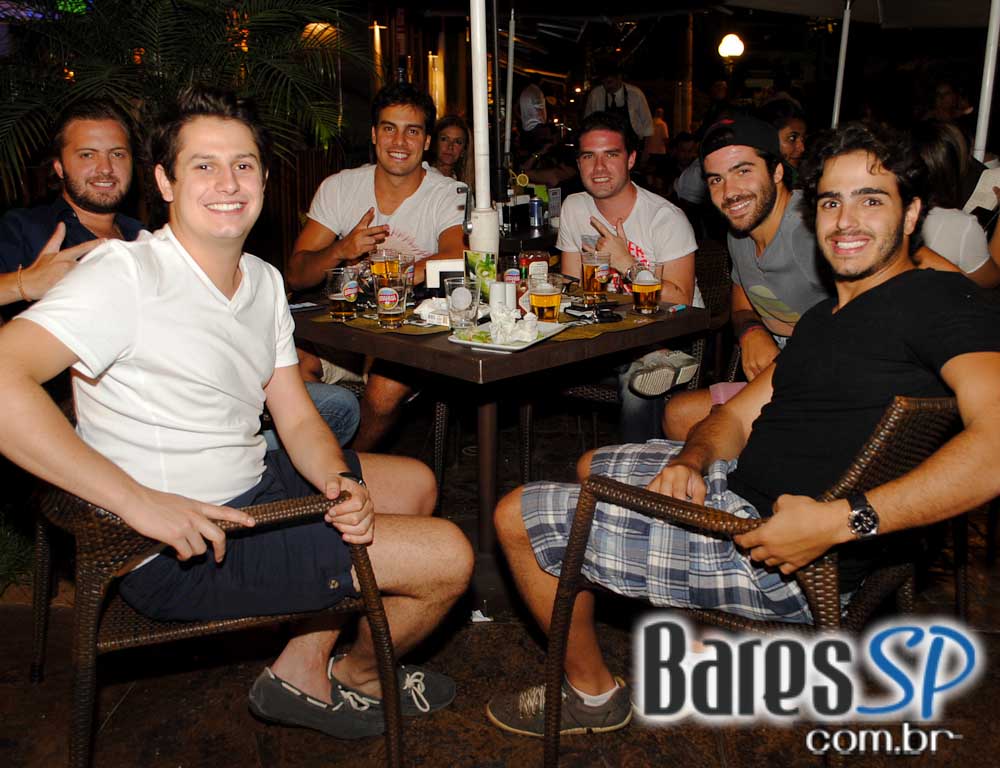Jordão Bar ofereceu Happy Hour com chope gelado e petiscos Jordão Bar ofereceu Happy Hour com chope gelado e petiscos