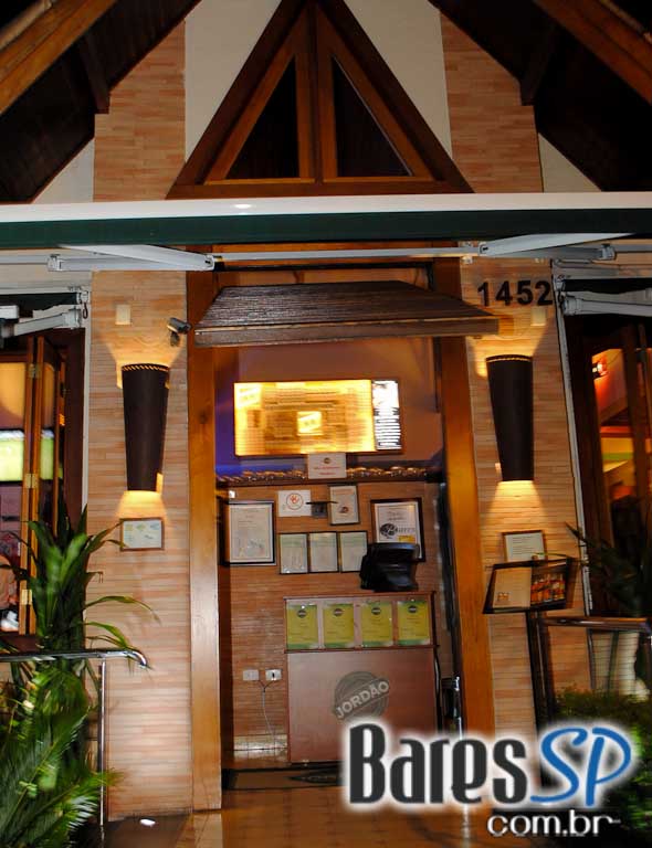 Jordão Bar ofereceu Happy Hour com chope gelado e petiscos Jordão Bar ofereceu Happy Hour com chope gelado e petiscos