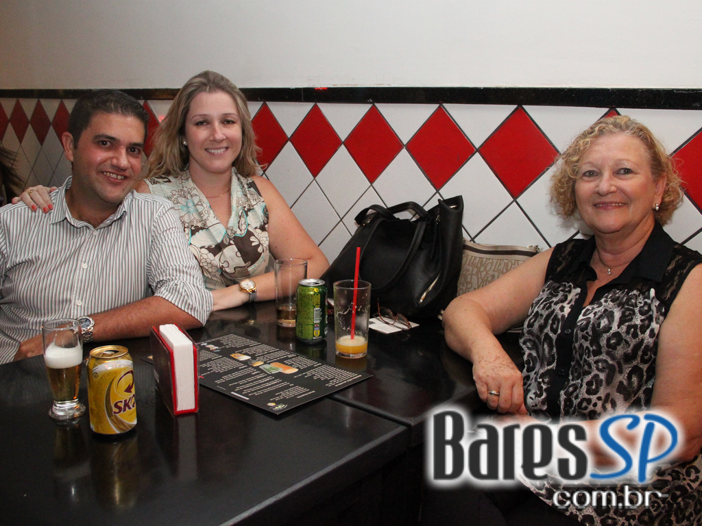 Boteco da Villa inaugurou neste domingo com muito samba e pagode Boteco da Villa inaugurou neste domingo com muito samba e pagode