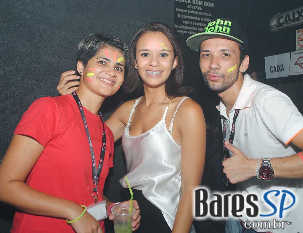 Festa Glow Party com participação de Scheila Carvalho na The L Festa Glow Party com participação de Scheila Carvalho na The L