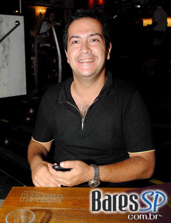 Salve Jorge Bar Itaim ofereceu Galetinho na Brasa e cervejas para o happy hour Salve Jorge Bar Itaim ofereceu Galetinho na Brasa e cervejas para o happy hour