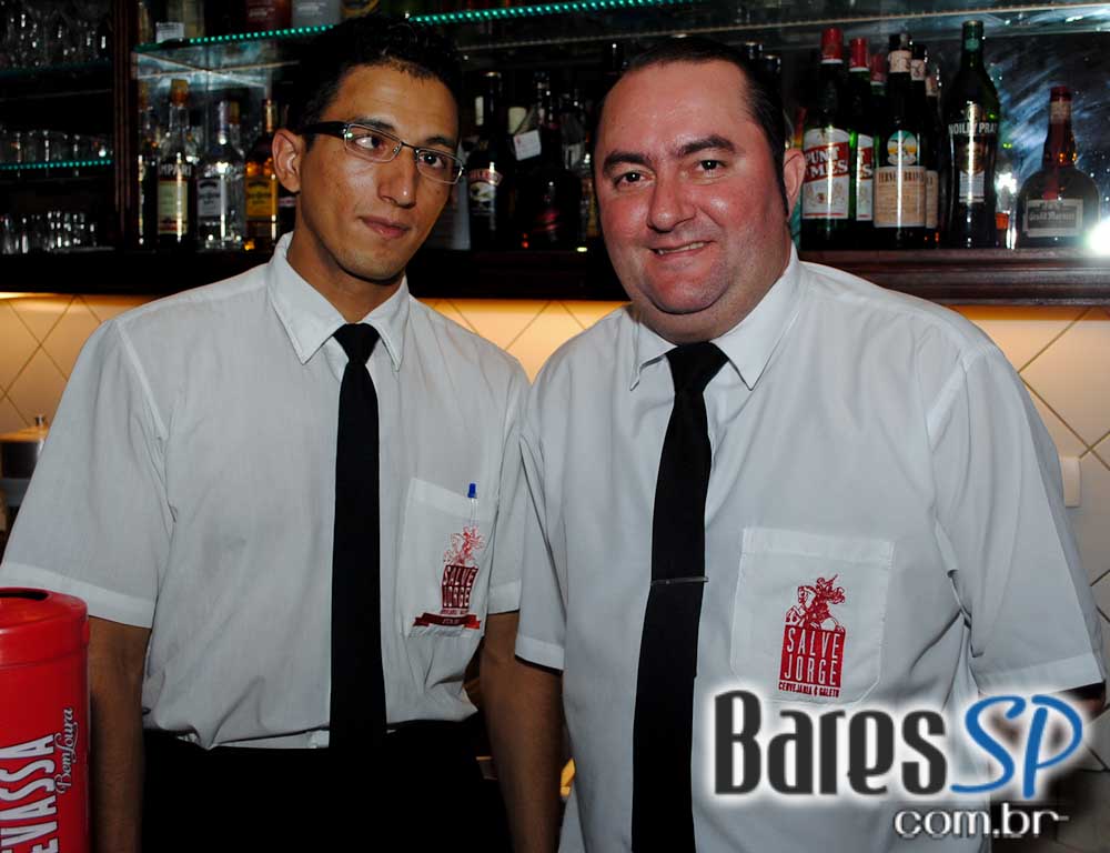 Salve Jorge Bar Itaim ofereceu Galetinho na Brasa e cervejas para o happy hour Salve Jorge Bar Itaim ofereceu Galetinho na Brasa e cervejas para o happy hour