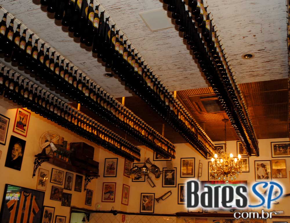 Salve Jorge Bar Itaim ofereceu Galetinho na Brasa e cervejas para o happy hour Salve Jorge Bar Itaim ofereceu Galetinho na Brasa e cervejas para o happy hour