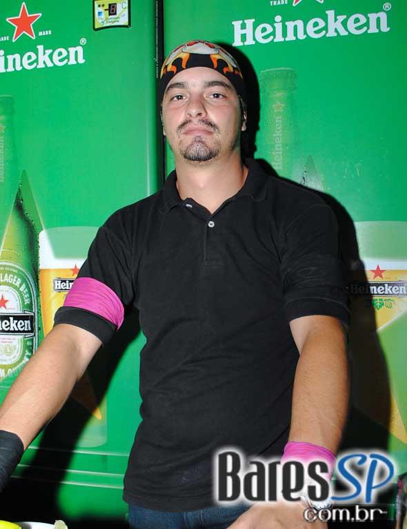 Vila Moema apresentou ambiente descontraído com DJs residentes Vila Moema apresentou ambiente descontraído com DJs residentes