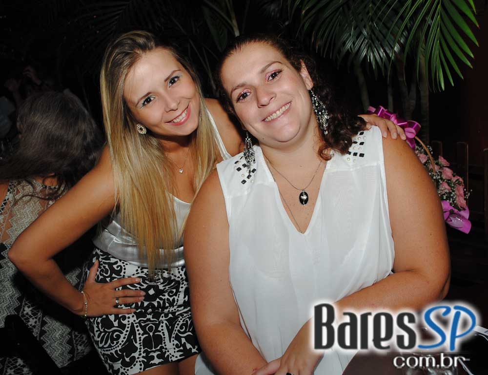 Vila Moema apresentou ambiente descontraído com DJs residentes Vila Moema apresentou ambiente descontraído com DJs residentes