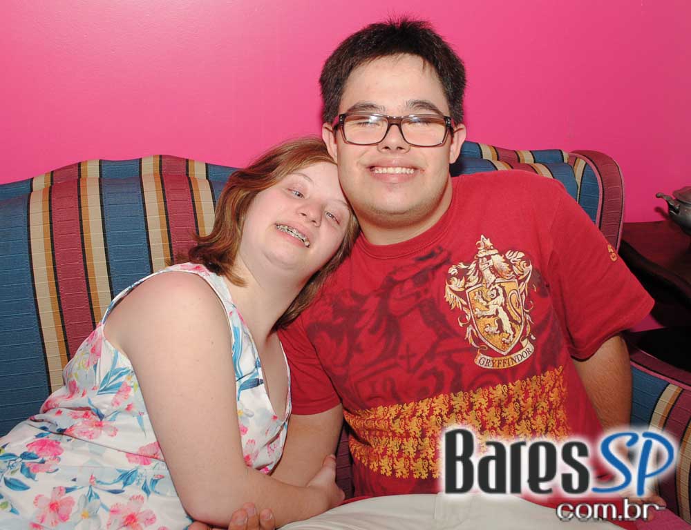 Vila Moema apresentou ambiente descontraído com DJs residentes Vila Moema apresentou ambiente descontraído com DJs residentes