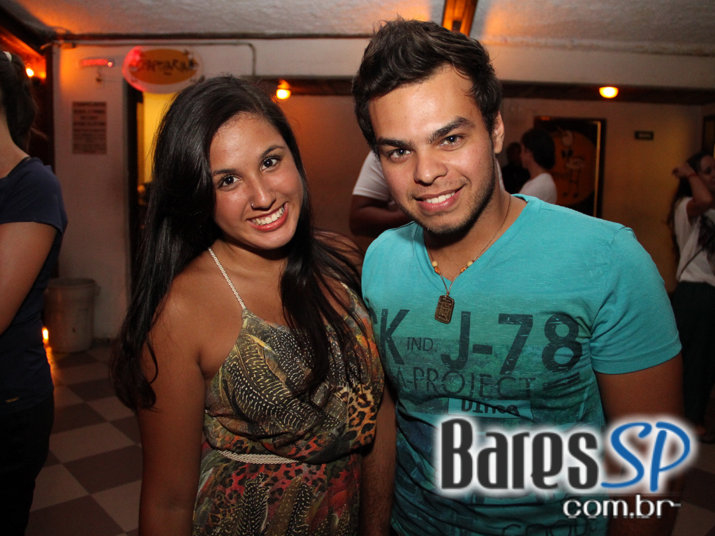 Elba Ramalho se apresentou no palco do Canto da Ema e homenageou Dominguinhos Elba Ramalho se apresentou no palco do Canto da Ema e homenageou Dominguinhos