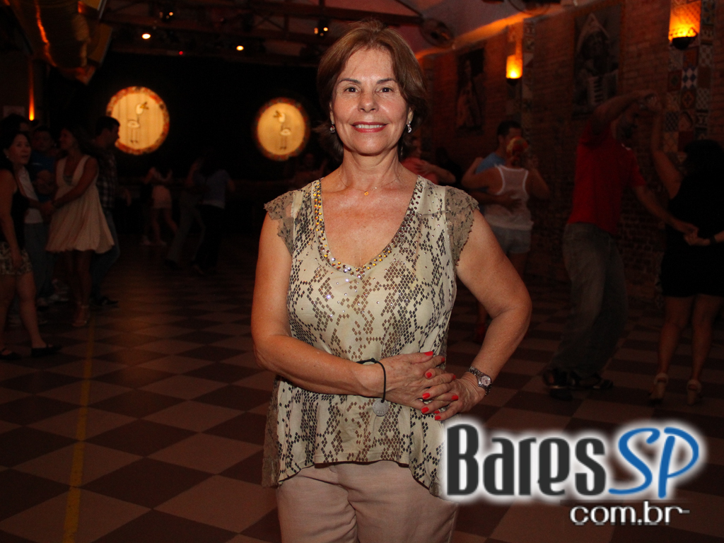 Elba Ramalho se apresentou no palco do Canto da Ema e homenageou Dominguinhos Elba Ramalho se apresentou no palco do Canto da Ema e homenageou Dominguinhos