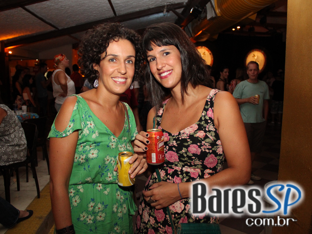 Elba Ramalho se apresentou no palco do Canto da Ema e homenageou Dominguinhos Elba Ramalho se apresentou no palco do Canto da Ema e homenageou Dominguinhos