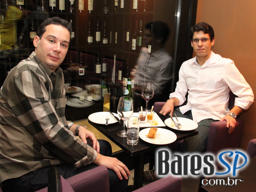 Bardega Wine Bar ofereceu Double de Vinhos na noite desta quinta-feira Bardega Wine Bar ofereceu Double de Vinhos na noite desta quinta-feira