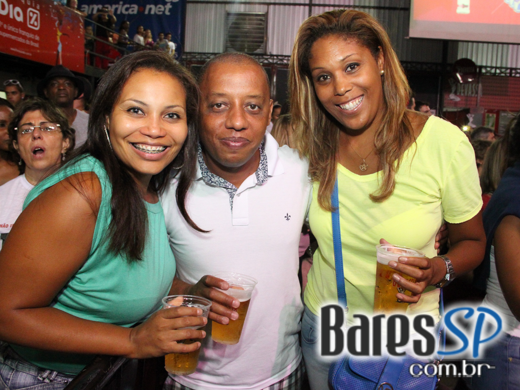 G.R.C. Escola de Samba Mocidade Alegre realizou ensaio geral em sua quadra no sábado G.R.C. Escola de Samba Mocidade Alegre realizou ensaio geral em sua quadra no sábado