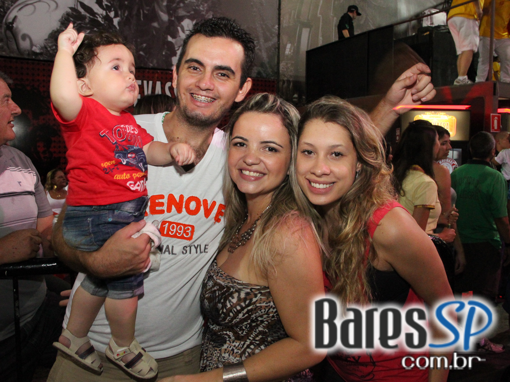 G.R.C. Escola de Samba Mocidade Alegre realizou ensaio geral em sua quadra no sábado G.R.C. Escola de Samba Mocidade Alegre realizou ensaio geral em sua quadra no sábado