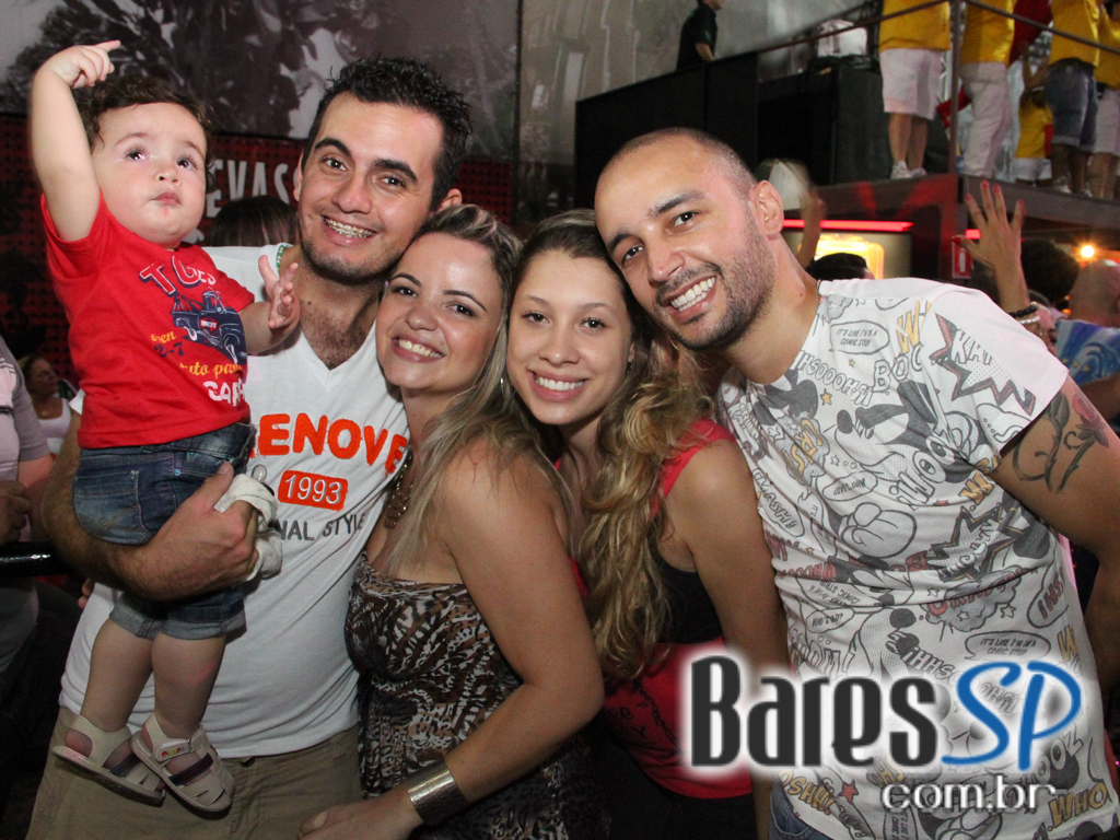 G.R.C. Escola de Samba Mocidade Alegre realizou ensaio geral em sua quadra no sábado G.R.C. Escola de Samba Mocidade Alegre realizou ensaio geral em sua quadra no sábado