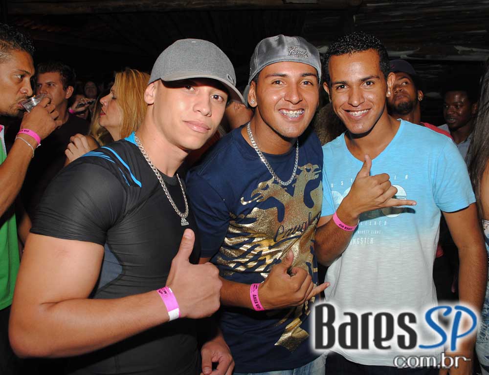 Péricles estreou happy hour Jun Daiti com show no Santa Aldeia Péricles estreou happy hour Jun Daiti com show no Santa Aldeia