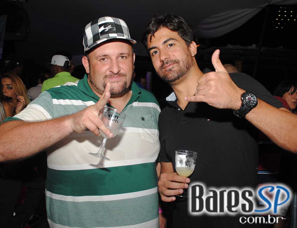 Péricles estreou happy hour Jun Daiti com show no Santa Aldeia Péricles estreou happy hour Jun Daiti com show no Santa Aldeia