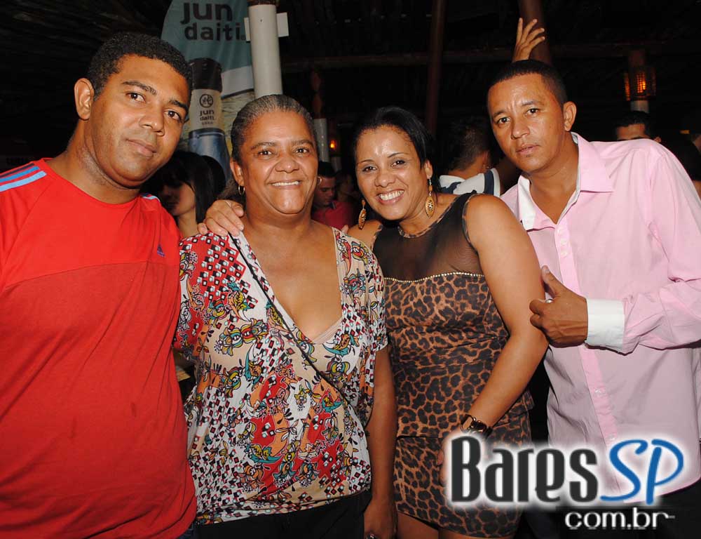 Péricles estreou happy hour Jun Daiti com show no Santa Aldeia Péricles estreou happy hour Jun Daiti com show no Santa Aldeia