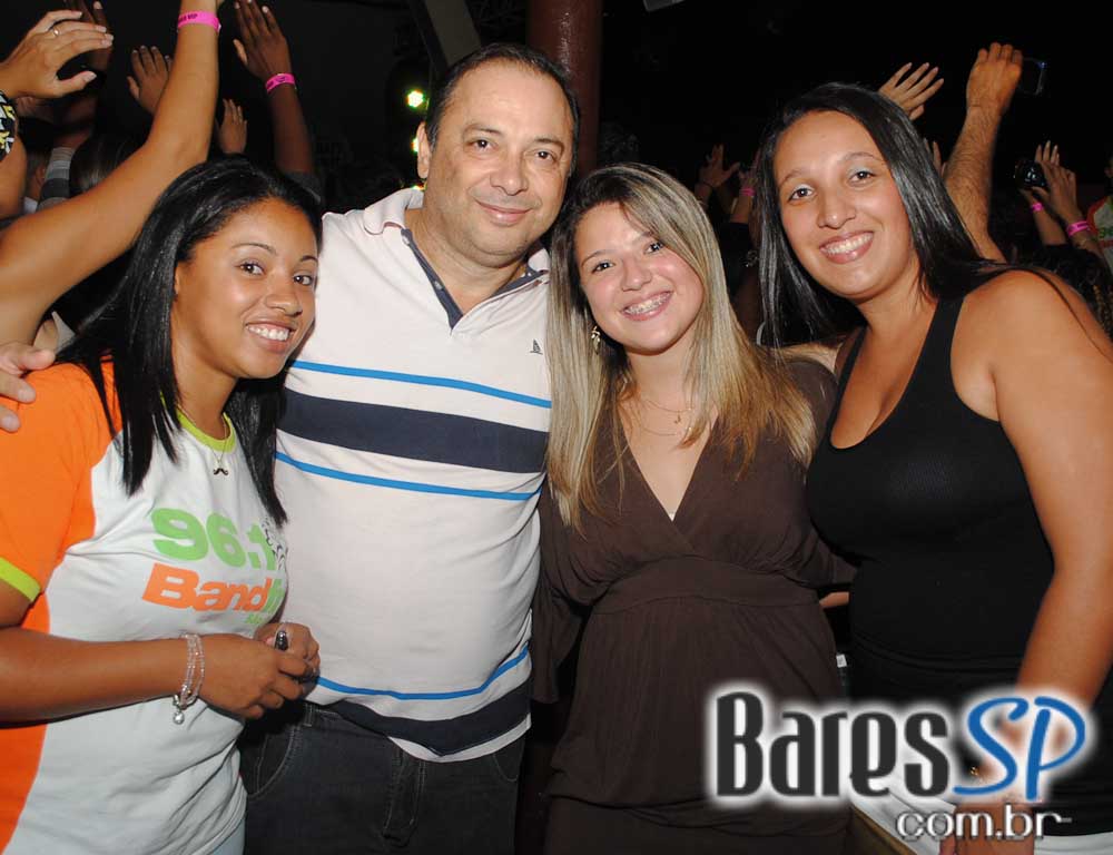 Péricles estreou happy hour Jun Daiti com show no Santa Aldeia Péricles estreou happy hour Jun Daiti com show no Santa Aldeia