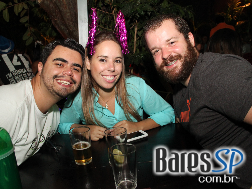 Vila Moema apresentou ambiente descontraído com DJs residentes Vila Moema apresentou ambiente descontraído com DJs residentes