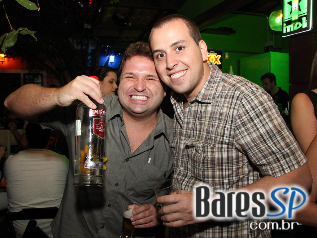 Vila Moema apresentou ambiente descontraído com DJs residentes Vila Moema apresentou ambiente descontraído com DJs residentes