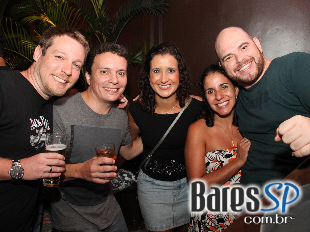 Vila Moema apresentou ambiente descontraído com DJs residentes Vila Moema apresentou ambiente descontraído com DJs residentes