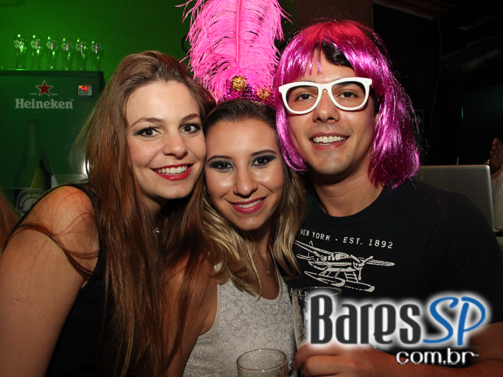 Vila Moema apresentou ambiente descontraído com DJs residentes Vila Moema apresentou ambiente descontraído com DJs residentes