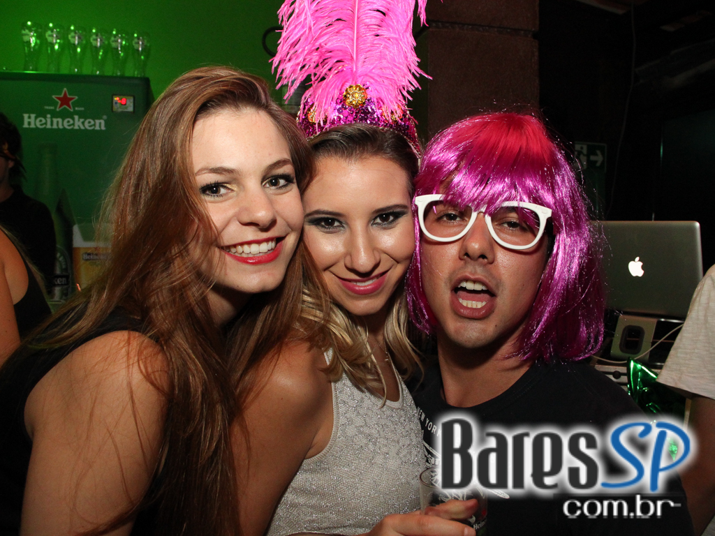 Vila Moema apresentou ambiente descontraído com DJs residentes Vila Moema apresentou ambiente descontraído com DJs residentes