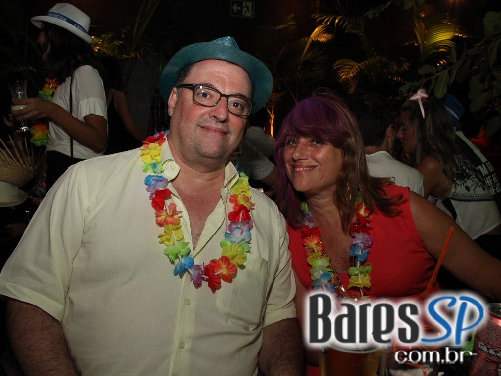 Vila Moema apresentou ambiente descontraído com DJs residentes Vila Moema apresentou ambiente descontraído com DJs residentes