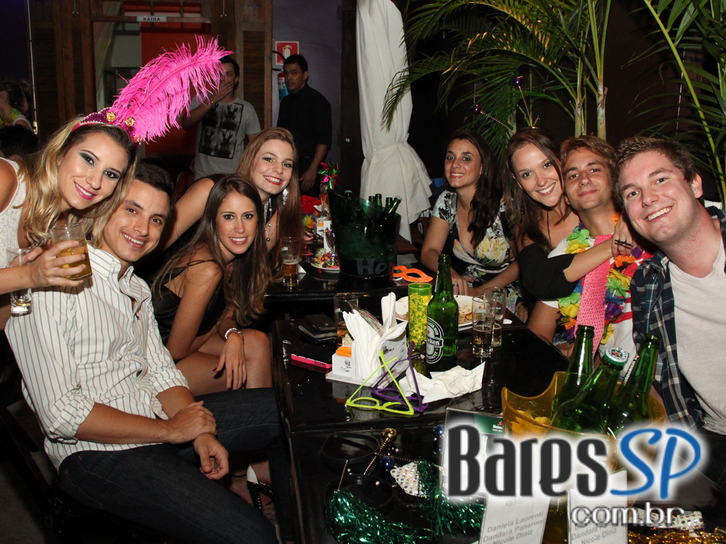 Vila Moema apresentou ambiente descontraído com DJs residentes Vila Moema apresentou ambiente descontraído com DJs residentes