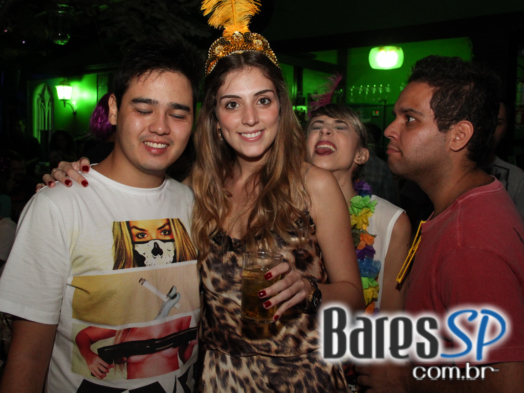 Vila Moema apresentou ambiente descontraído com DJs residentes Vila Moema apresentou ambiente descontraído com DJs residentes