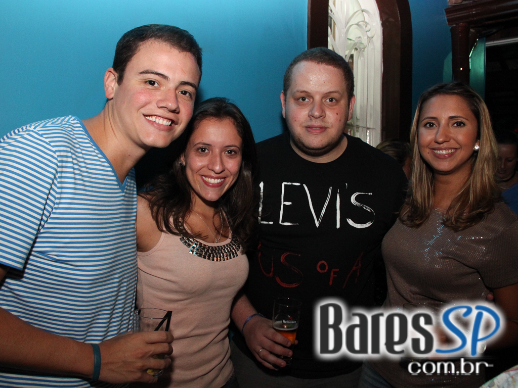 Vila Moema apresentou ambiente descontraído com DJs residentes Vila Moema apresentou ambiente descontraído com DJs residentes