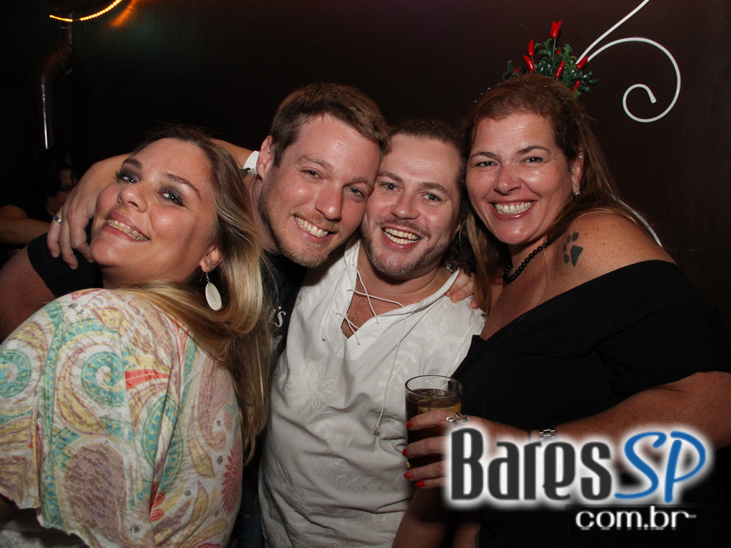 Vila Moema apresentou ambiente descontraído com DJs residentes Vila Moema apresentou ambiente descontraído com DJs residentes