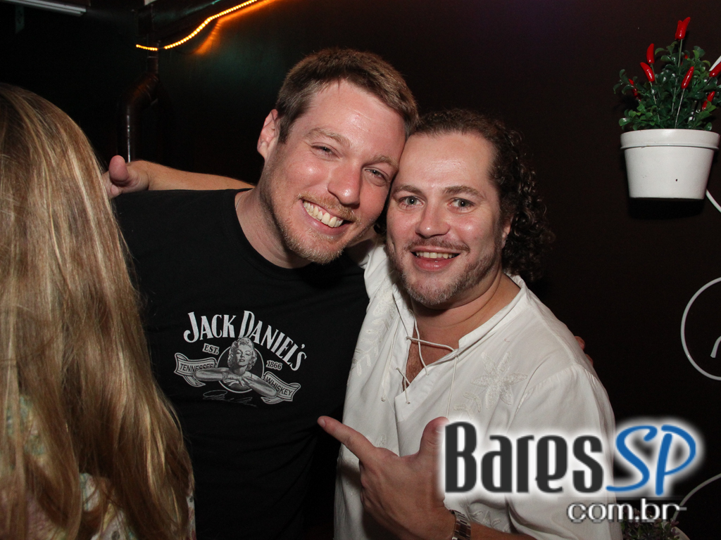 Vila Moema apresentou ambiente descontraído com DJs residentes Vila Moema apresentou ambiente descontraído com DJs residentes