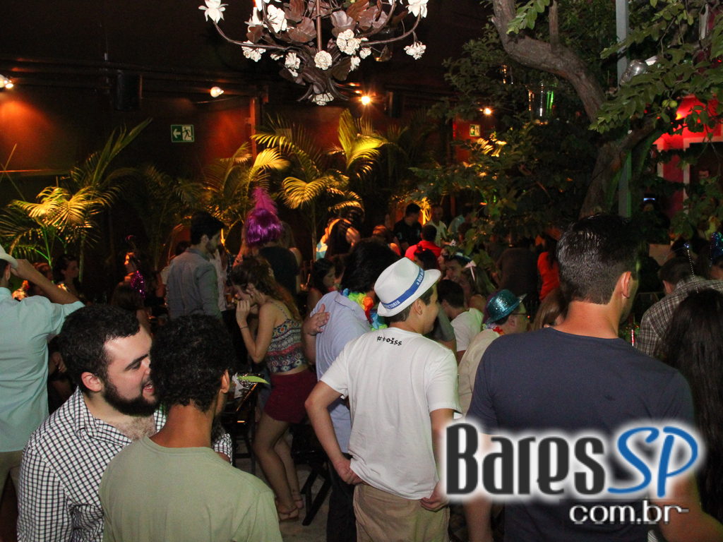 Vila Moema apresentou ambiente descontraído com DJs residentes Vila Moema apresentou ambiente descontraído com DJs residentes
