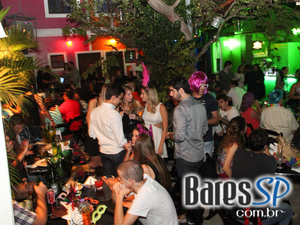 Vila Moema apresentou ambiente descontraído com DJs residentes Vila Moema apresentou ambiente descontraído com DJs residentes