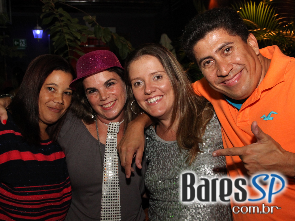 Vila Moema apresentou ambiente descontraído com DJs residentes Vila Moema apresentou ambiente descontraído com DJs residentes