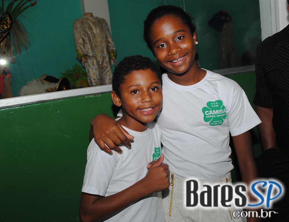 Camisa Verde e Branco se preparou para o carnaval e realizou ensaio em sua quadra na sexta Camisa Verde e Branco se preparou para o carnaval e realizou ensaio em sua quadra na sexta