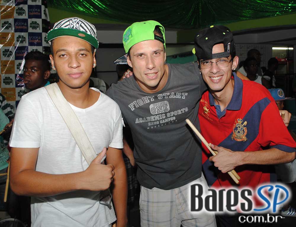 Camisa Verde e Branco se preparou para o carnaval e realizou ensaio em sua quadra na sexta Camisa Verde e Branco se preparou para o carnaval e realizou ensaio em sua quadra na sexta