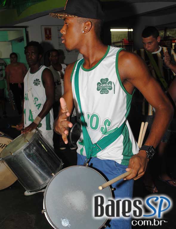 Camisa Verde e Branco se preparou para o carnaval e realizou ensaio em sua quadra na sexta Camisa Verde e Branco se preparou para o carnaval e realizou ensaio em sua quadra na sexta