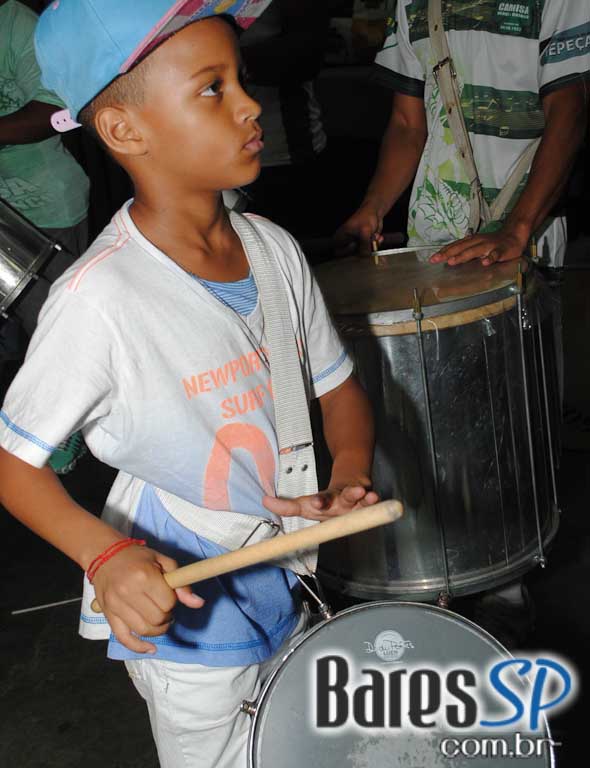 Camisa Verde e Branco se preparou para o carnaval e realizou ensaio em sua quadra na sexta Camisa Verde e Branco se preparou para o carnaval e realizou ensaio em sua quadra na sexta