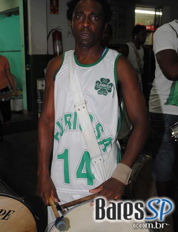 Camisa Verde e Branco se preparou para o carnaval e realizou ensaio em sua quadra na sexta Camisa Verde e Branco se preparou para o carnaval e realizou ensaio em sua quadra na sexta