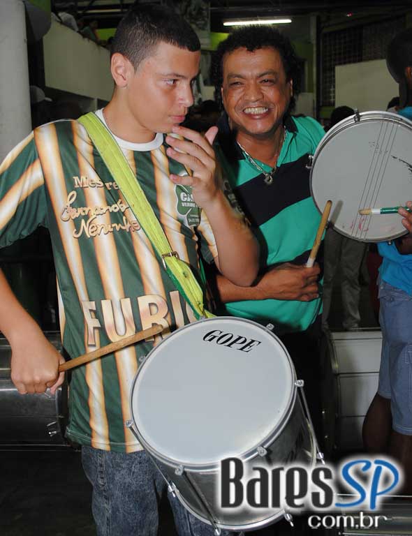 Camisa Verde e Branco se preparou para o carnaval e realizou ensaio em sua quadra na sexta Camisa Verde e Branco se preparou para o carnaval e realizou ensaio em sua quadra na sexta