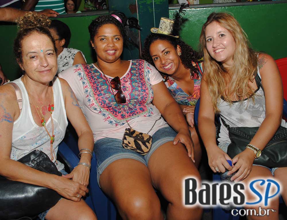 Camisa Verde e Branco se preparou para o carnaval e realizou ensaio em sua quadra na sexta Camisa Verde e Branco se preparou para o carnaval e realizou ensaio em sua quadra na sexta