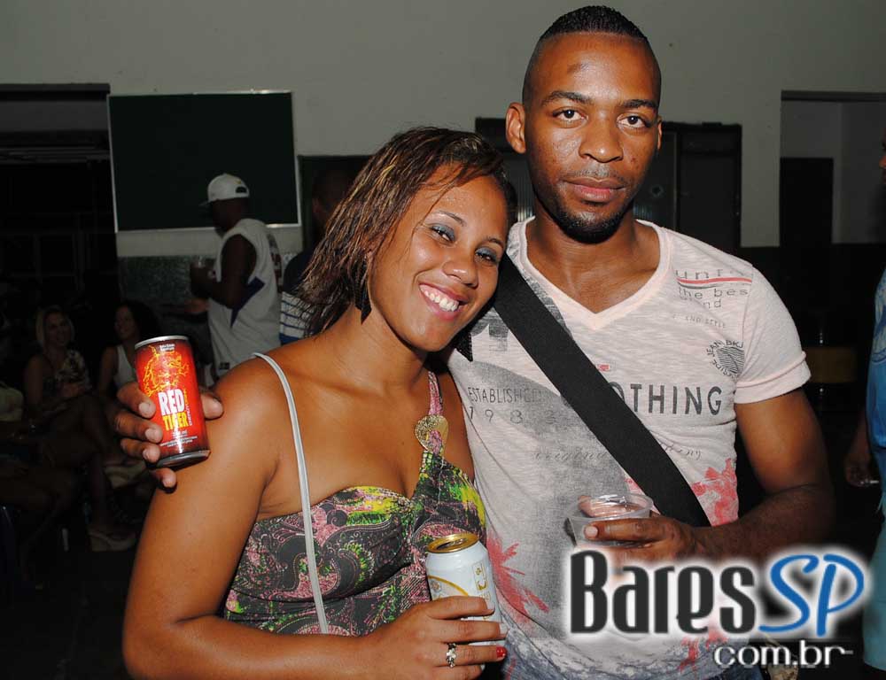 Camisa Verde e Branco se preparou para o carnaval e realizou ensaio em sua quadra na sexta Camisa Verde e Branco se preparou para o carnaval e realizou ensaio em sua quadra na sexta