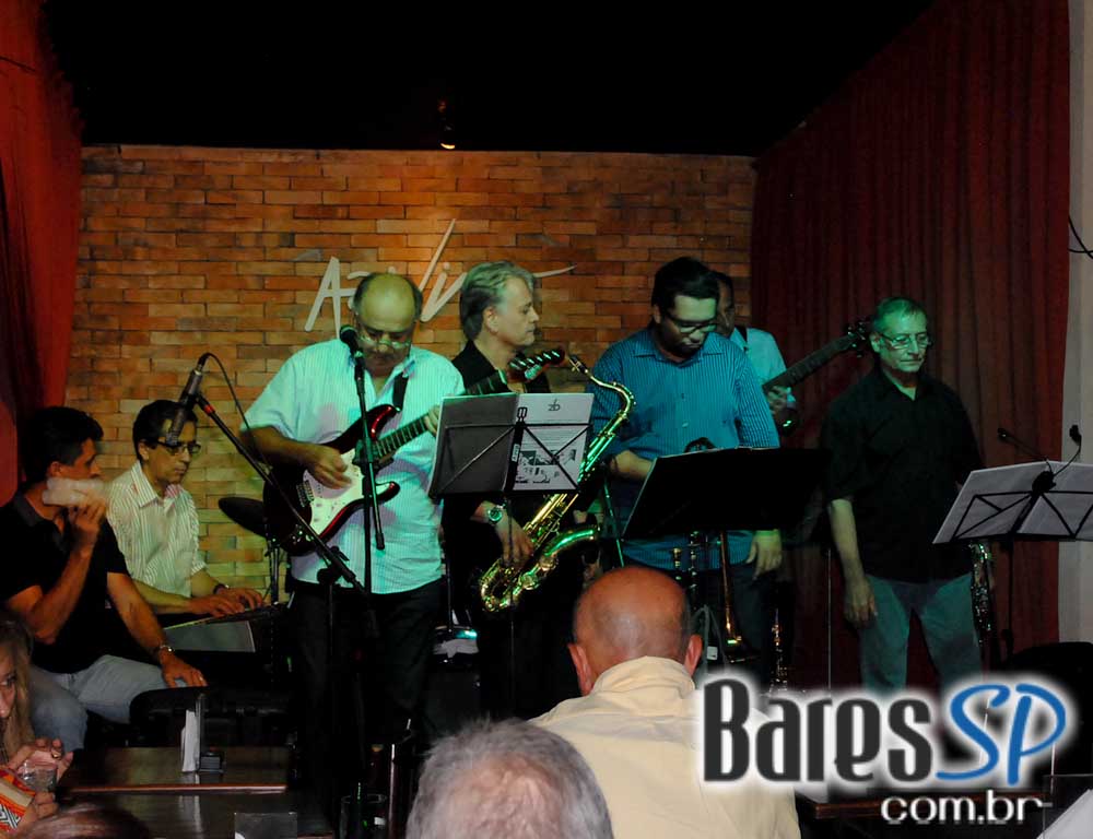 Zarabanda se apresentou na terça-feira no Ao Vivo Music Zarabanda se apresentou na terça-feira no Ao Vivo Music