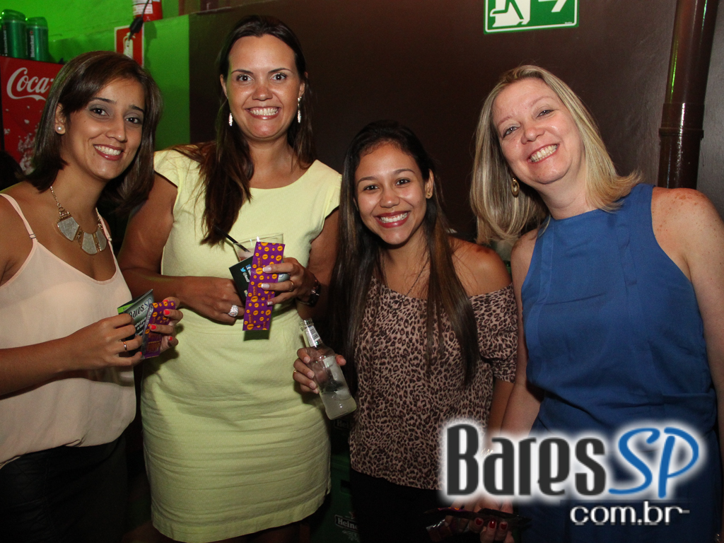 Vila Moema apresentou ambiente descontraído com DJs residentes Vila Moema apresentou ambiente descontraído com DJs residentes